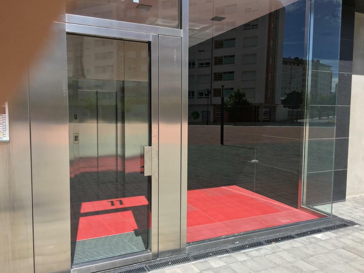 Alojamiento La Rosaleda Ponferrada Exteriör bild